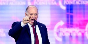 'Concentration Camps': Border Czar Says Trump to Detain Migrant Families