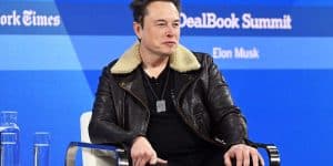 Progressives Say GOP's H-1B Visa Feud Distracts From Real Problem: 'Billionaire Robber Barons'