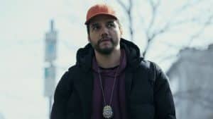 La star de Narcos + Ridley Scott + le scénariste de The Batman : cette nouvelle série policière mérite certainement votre attention