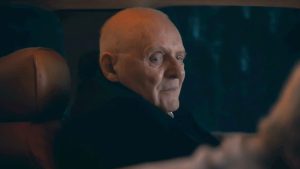 Anthony Hopkins retrouve un rôle de grand méchant dans ce nouveau thriller à la forme inattendue !