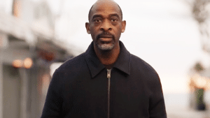 Un Si Grand Soleil : "Ne me lâche pas, je t’en supplie"… Hugo prend une balle sous les yeux horrifiés de Pablo