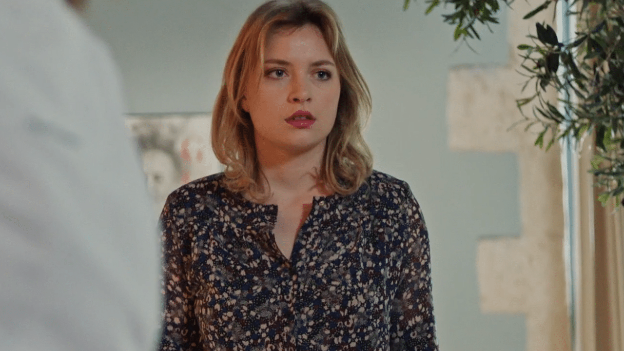 Ici tout commence : évanouissements en cascade au Double A, Anaïs est-elle responsable ?
