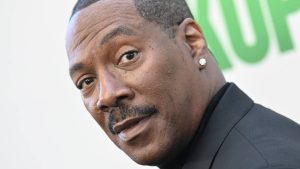 Après Le Flic de Beverly Hills, Eddie Murphy se glisse dans le costume d'un des enquêteurs les plus iconiques du cinéma !