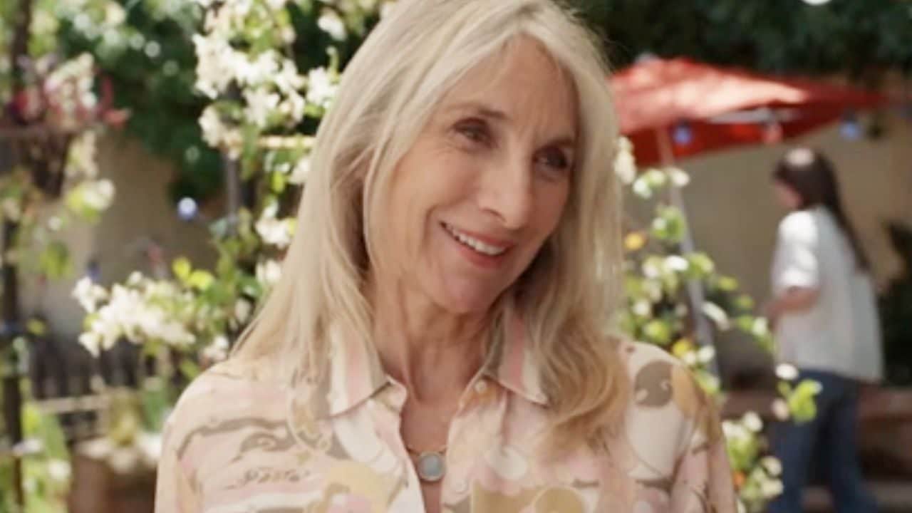 Un si grand soleil : "Tu es très beau"... Clémence tente-t-elle de séduire Alain ?