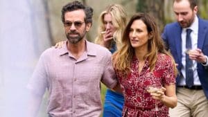 Premières images Rembrandt : Romain Duris et Camille Cottin dans un mystérieux thriller environnemental