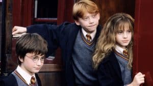 Hugh Laurie, Keira Knightley… les plus grandes stars britanniques sont au casting de cette adaptation de Harry Potter qui n’est pas la série en cours de tournage !