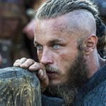 "Fais en sorte que les enjeux soient toujours élevés" : il y a 10 ans, cette star de Vikings et Dune a reçu un précieux conseil de la part d'un des meilleurs acteurs au monde