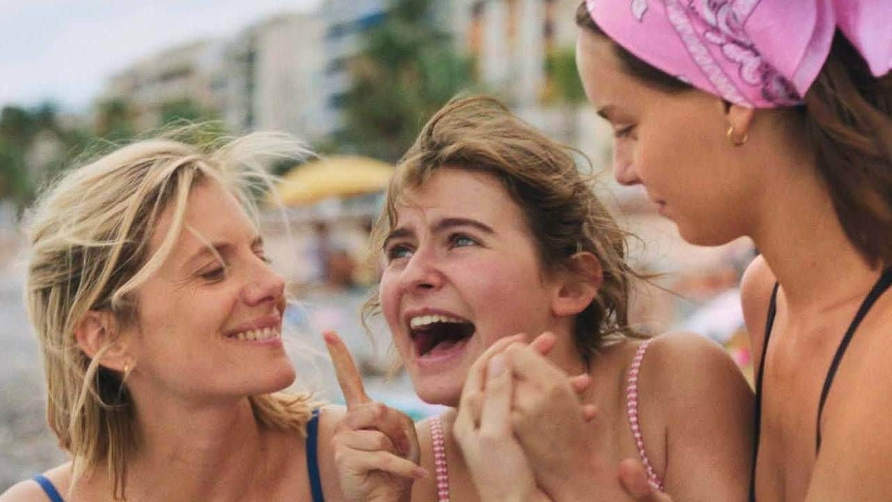 Qui brille au combat avec Mélanie Laurent est-il un bon film ?  Que pensent les spectateurs de la première réalisation de Joséphine Japy ?