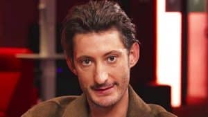 "On a le droit de faire ça devant une caméra !" : Pierre Niney a été impressionné par l'un des plus grands films français de tous les temps