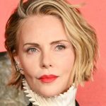 "Je me fais opérer après chaque film" : Charlize Theron raconte ses blessures sur Apex... et toutes les autres !