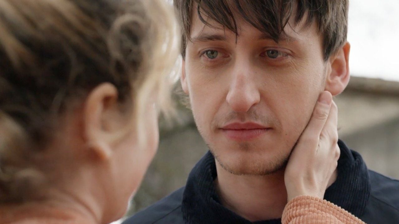 Un Si Grand Soleil :  Flore et Charles franchissent un cap