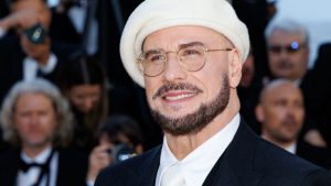 "C'est au-delà d'un Oscar" : 32 ans après Pulp Fiction, John Travolta reçoit une Palme d'or d'honneur