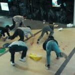 Il a réalisé l'un des meilleurs films de zombies de tous les temps... 10 ans après, voici les premières images de Colony, son nouveau thriller très attendu !
