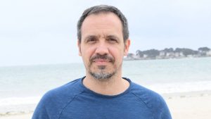 "C'est moi qui ai raison" : pour Alexandre Astier, le parler de Kaamelott n'est pas anachronique