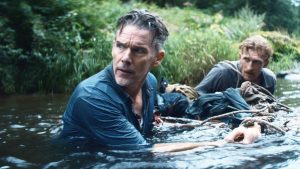 "Absolument électrisant" : premières images d’Ethan Hawke dans un thriller qui a emballé la presse américaine