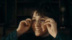 Harry Potter : les nouvelles images de la série confirment que l'on a encore plus hâte d'être en décembre pour la binge-watcher !