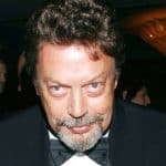 "J'ai été très déçu par la fin" : que pensait Tim Curry de Ça, la célèbre adaptation du roman de Stephen King sortie il y a 33 ans ?